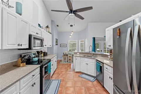 Kitchen - 751 E Reehill St, Lecanto, FL 34461 photo 3 of 3