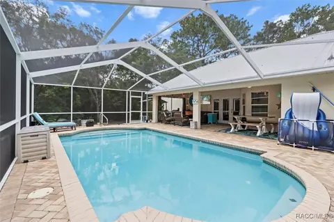 Exterior - 751 E Reehill St, Lecanto, FL 34461 photo 6 of 10