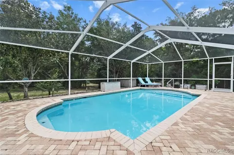 Exterior - 751 E Reehill St, Lecanto, FL 34461 photo 5 of 10