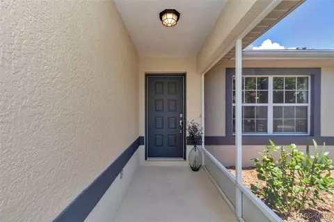 Exterior - 3657 E Arbor Lakes Dr, Hernando, FL 34442 photo 3 of 11