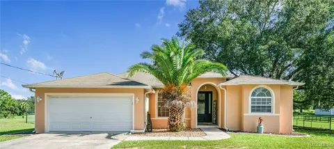 5811 W Meadowpark Ln, Crystal River, FL 34429