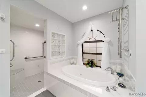 Bath - 4022 N Baywood Dr, Hernando, FL 34442 photo 4 of 8