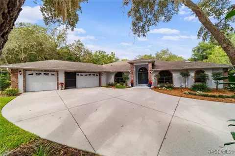 Exterior - 4022 N Baywood Dr, Hernando, FL 34442 photo 6 of 31