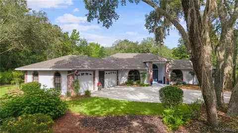Exterior - 4022 N Baywood Dr, Hernando, FL 34442 photo 5 of 31