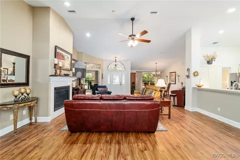 Living - 4022 N Baywood Dr, Hernando, FL 34442 photo 2 of 3