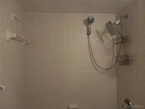 Bath - 65 E Hartford St #3A, Hernando, FL 34442 photo 2 of 3