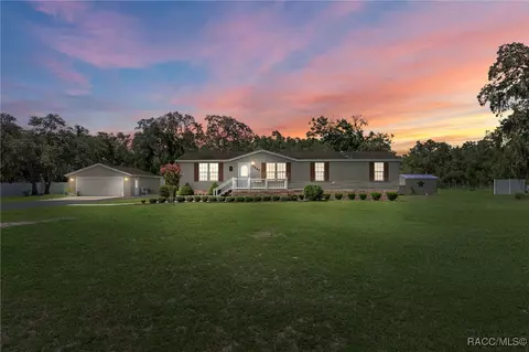 8227 E Windsong St, Floral City, FL 34436