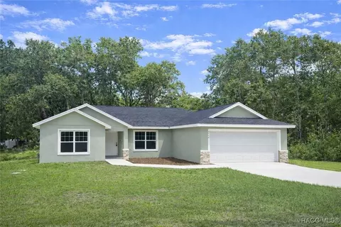 1631 W Hill Ln, Citrus Springs, FL 34434