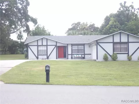 6139 W Pine Cir, Crystal River, FL 34429