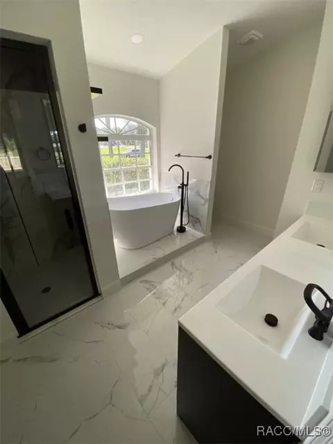 Bath - 2842 N Chandler Dr, Hernando, FL 34442 photo 1 of 11
