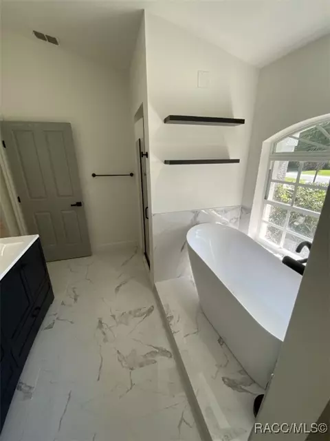 Bath - 2842 N Chandler Dr, Hernando, FL 34442 photo 3 of 11