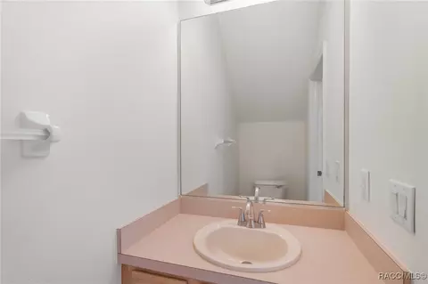 Bath - 1692 W Spring Meadow Loop, Lecanto, FL 34461 photo 1 of 4