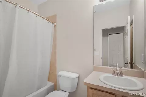 Bath - 1692 W Spring Meadow Loop, Lecanto, FL 34461 photo 4 of 4