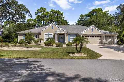 30 Mayflower Ct S, Homosassa, FL 34446