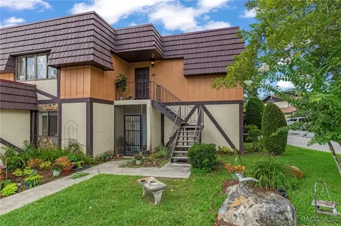 57 Douglas St #108, Homosassa, FL 34446