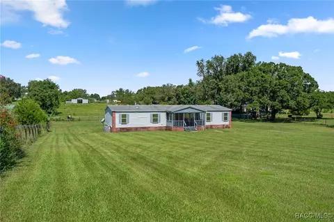 9832 S Buckskin Ave, Floral City, FL 34436