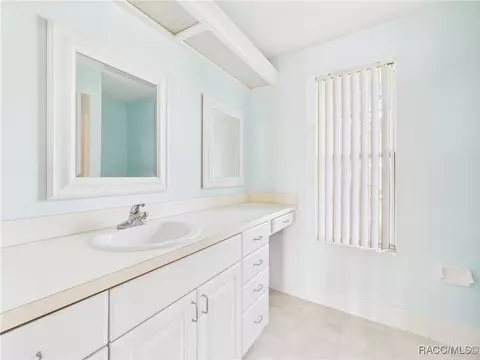 Bath - 8350 SW 108th Loop, Ocala, FL 34481 photo 2 of 3