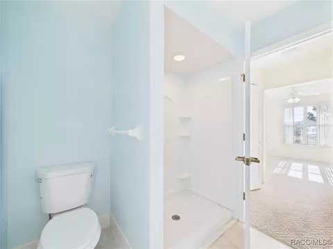 Bath - 8350 SW 108th Loop, Ocala, FL 34481 photo 3 of 3