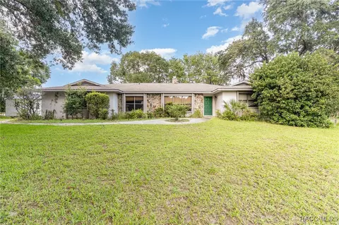 3203 S Skyline Dr, Inverness, FL 34450
