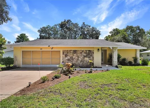 139 Douglas St, Homosassa, FL 34446