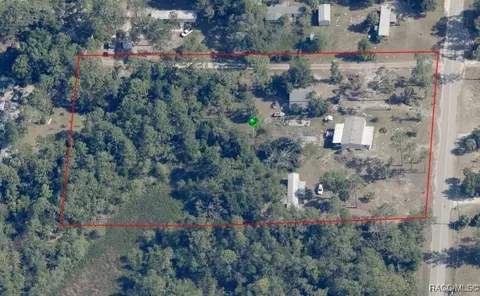 3262 N Holiday Dr, Crystal River, FL 34428