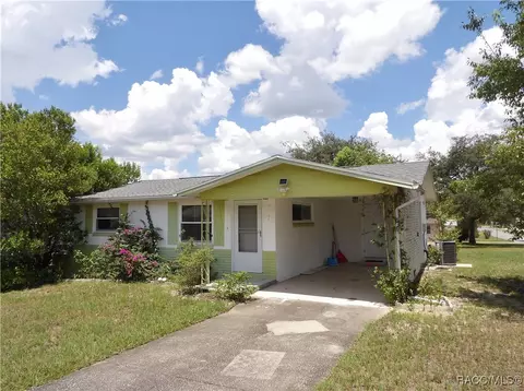 1 Donna Ct, Beverly Hills, FL 34465