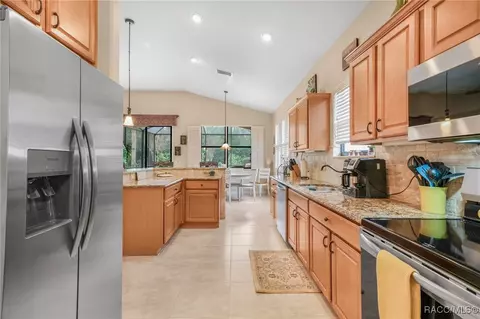 Kitchen - 1624 W Laurel Glen Path, Hernando, FL 34442 photo 4 of 4