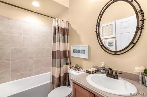Bath - 1624 W Laurel Glen Path, Hernando, FL 34442 photo 2 of 2