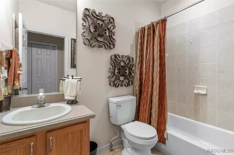Bath - 1679 W Spring Meadow Loop, Lecanto, FL 34461 photo 5 of 6