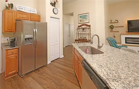 Kitchen - 631 W Doerr Path, Hernando, FL 34442 photo 4 of 6