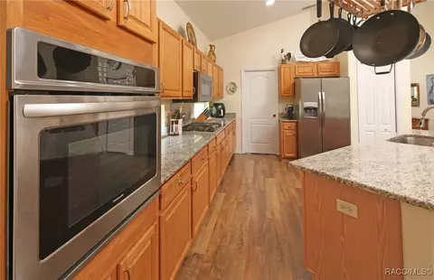 Kitchen - 631 W Doerr Path, Hernando, FL 34442 photo 2 of 6