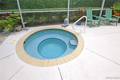 Exterior - 631 W Doerr Path, Hernando, FL 34442 photo 3 of 9