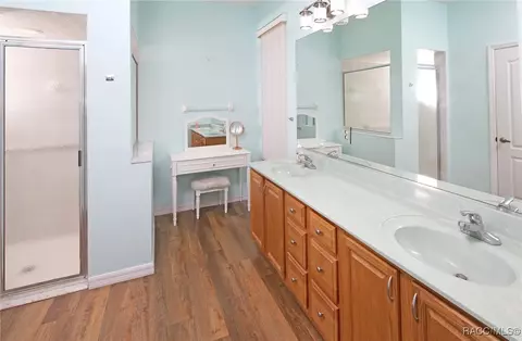 Bath - 631 W Doerr Path, Hernando, FL 34442 photo 1 of 3