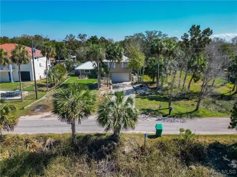 5947 S Shadytree Path, Homosassa, FL 34448