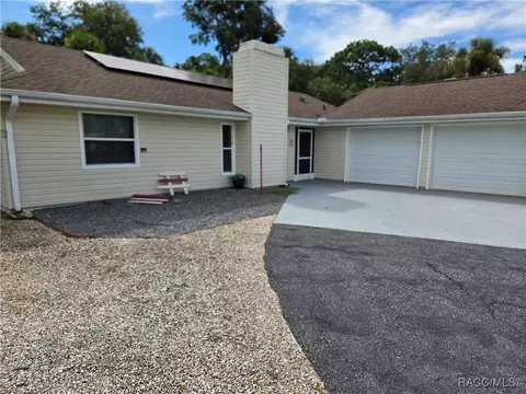 801 Country Club Dr N, Crystal River, FL 34423