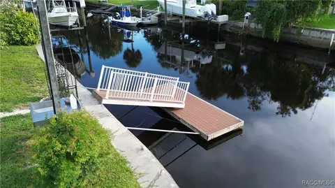 3896 N Seminole Pt, Crystal River, FL 34428