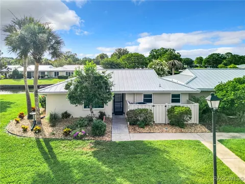 11592 W Kingfisher Ct, Crystal River, FL 34429