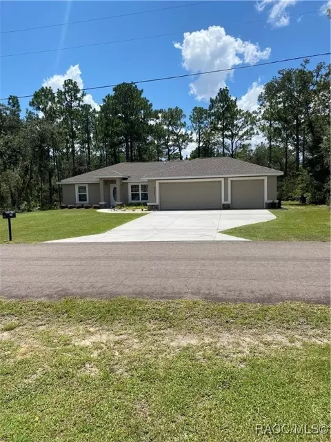 2100 W Galaxy Ln, Citrus Springs, FL 34434