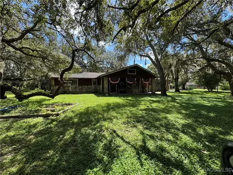 5211 S Craig Pt, Homosassa, FL 34446