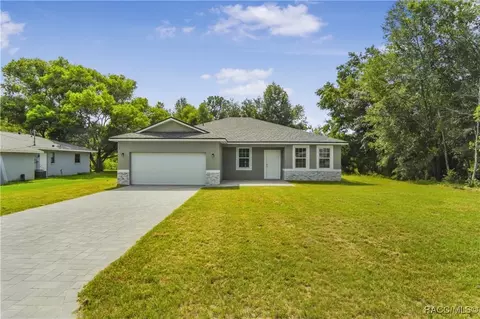 8210 N Pocono Dr, Citrus Springs, FL 34434