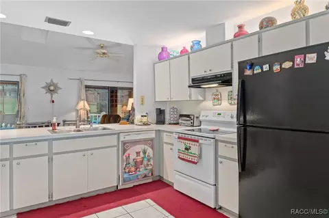 Kitchen - 2330 N St Johns Pt, Hernando, FL 34442 photo 4 of 6