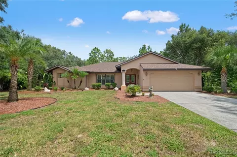 60 Cypress Blvd E, Homosassa, FL 34446