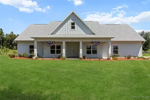 8711 W Emerald Oaks Dr, Crystal River, FL 34428