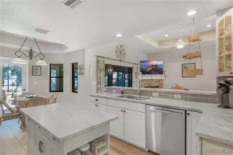 Kitchen - 3983 Eagle Trl, Hernando, FL 34442 photo 4 of 5