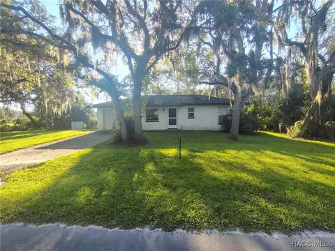 123 N Twin Lake Dr, Inverness, FL 34453