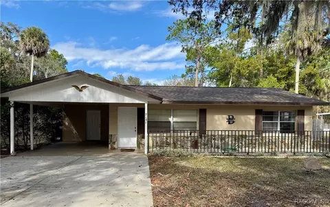 7151 W Greenwood Ln, Crystal River, FL 34429