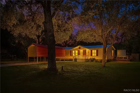 5670 S Power Ter, Homosassa, FL 34446