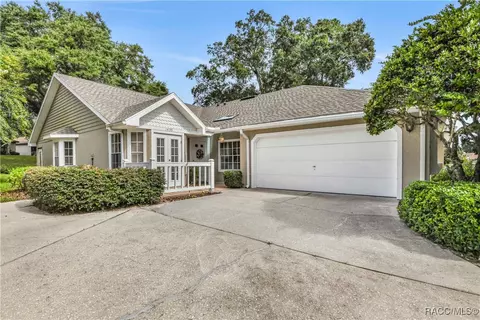 1435 N Endicott Pt, Crystal River, FL 34429
