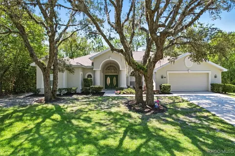 8 Sweetgum Ct N, Homosassa, FL 34446