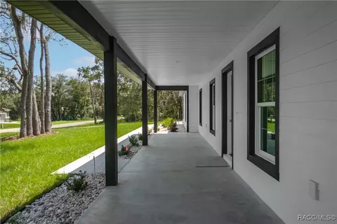 Exterior - 530 N Highview Ave, Hernando, FL 34442 photo 5 of 8